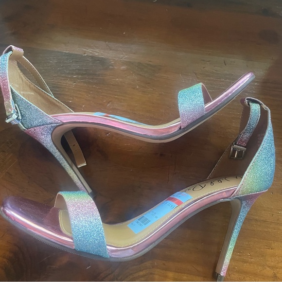 [NEW WITH TAGS] Wild Pairs Rainbow High Heel Size 7.5 - Picture 2 of 2